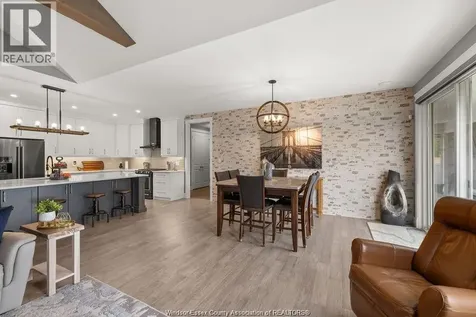 6072 Silver Maple Lasalle ON N9H 0C1