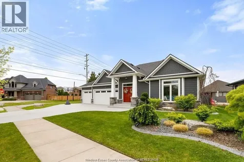 6072 Silver Maple Lasalle ON N9H 0C1