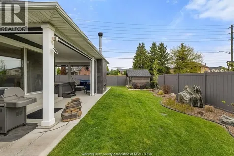 6072 Silver Maple Lasalle ON N9H 0C1