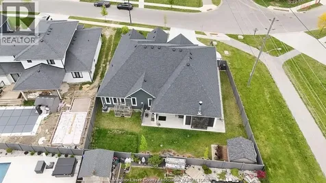 6072 Silver Maple Lasalle ON N9H 0C1