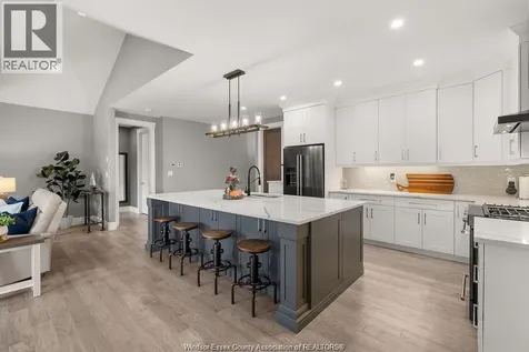 6072 Silver Maple Lasalle ON N9H 0C1