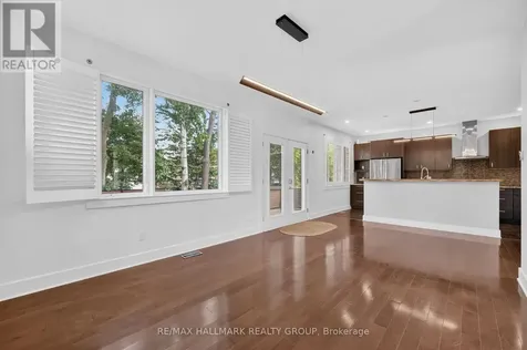 1559 Queensdale Avenue Ottawa ON K1T 1J3