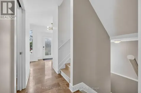 1559 Queensdale Avenue Ottawa ON K1T 1J3
