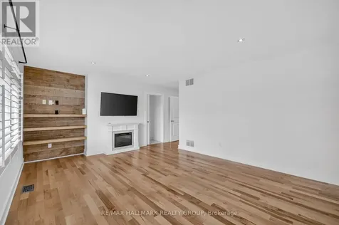 1559 Queensdale Avenue Ottawa ON K1T 1J3