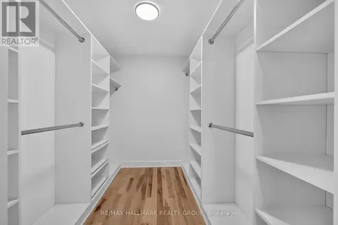 1559 Queensdale Avenue Ottawa ON K1T 1J3