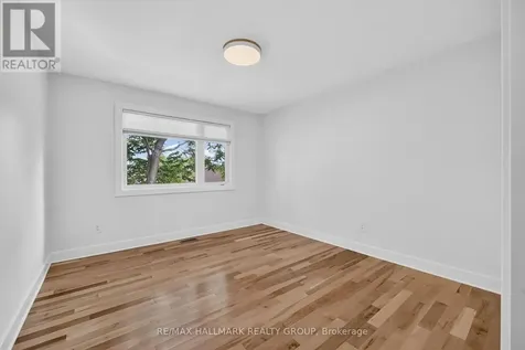 1559 Queensdale Avenue Ottawa ON K1T 1J3