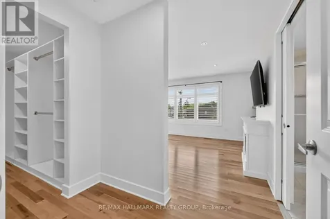 1559 Queensdale Avenue Ottawa ON K1T 1J3