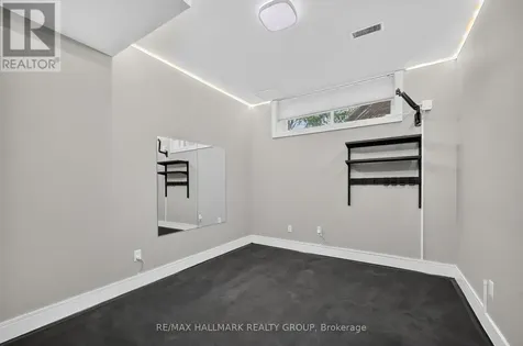 1559 Queensdale Avenue Ottawa ON K1T 1J3