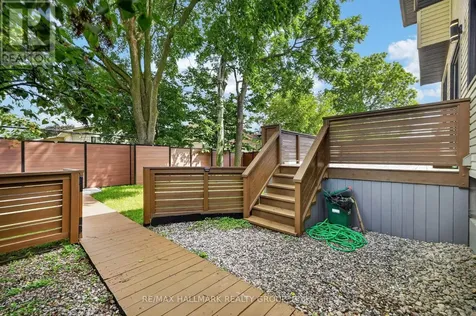 1559 Queensdale Avenue Ottawa ON K1T 1J3