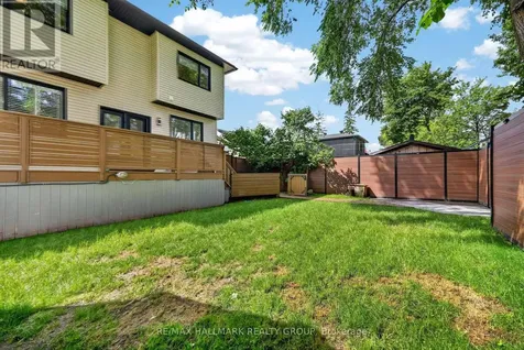 1559 Queensdale Avenue Ottawa ON K1T 1J3