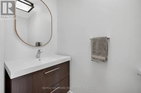 1559 Queensdale Avenue Ottawa ON K1T 1J3