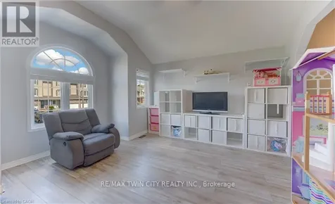 39 Chantilly Street Kitchener ON N2R 1V7