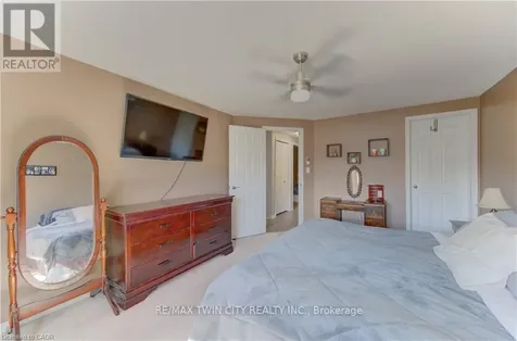 39 Chantilly Street Kitchener ON N2R 1V7