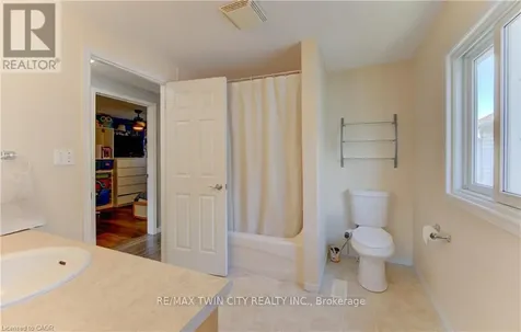 39 Chantilly Street Kitchener ON N2R 1V7