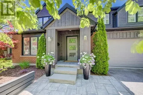 387 Stillmeadow Circle Waterloo ON N2L 5M1