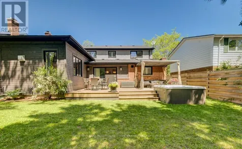 387 Stillmeadow Circle Waterloo ON N2L 5M1