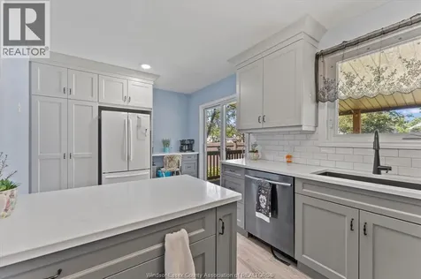 464 Oak Windsor ON N9A 5E6