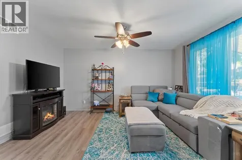 464 Oak Windsor ON N9A 5E6