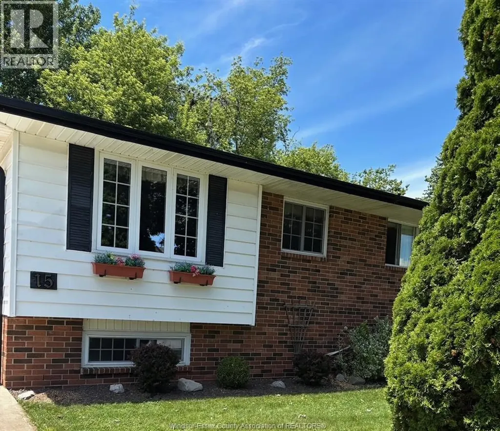 15 Windwood Leamington ON N8H 4M8