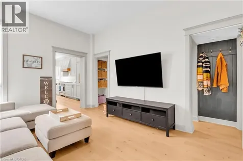 76 Pearl Street North Hamilton ON L8R 2Y9