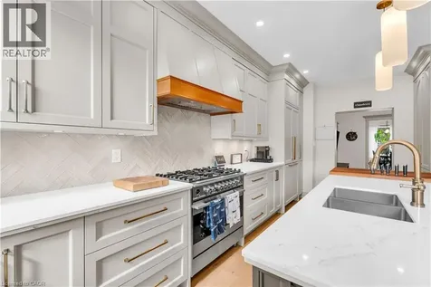 76 Pearl Street North Hamilton ON L8R 2Y9