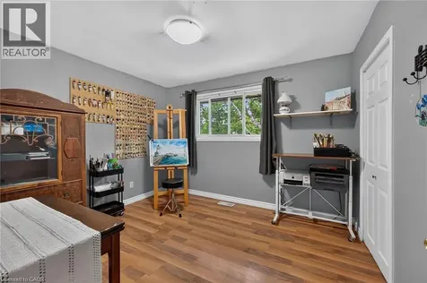 251 Mackenzie Crescent Caledonia ON N3W 1A7