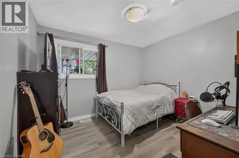 251 Mackenzie Crescent Caledonia ON N3W 1A7
