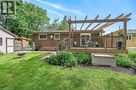 251 Mackenzie Crescent Caledonia ON N3W 1A7
