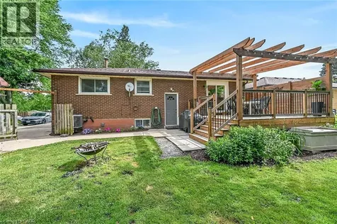 251 Mackenzie Crescent Caledonia ON N3W 1A7