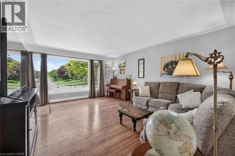 251 Mackenzie Crescent Caledonia ON N3W 1A7