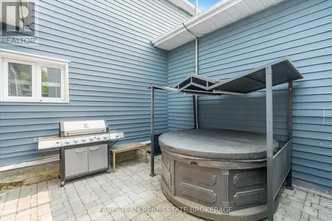 160 Lafontaine Road West Tiny ON L9M 0H1