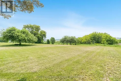 160 Lafontaine Road West Tiny ON L9M 0H1