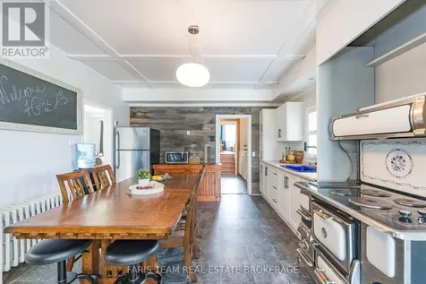 160 Lafontaine Road West Tiny ON L9M 0H1