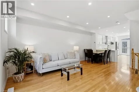 7211 Triumph Lane Mississauga ON L5N 0C5