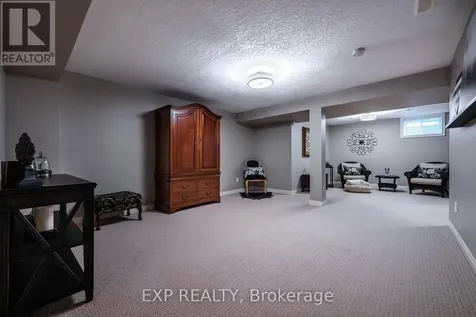 200 Kingfisher Drive Mono ON L9W 0B3