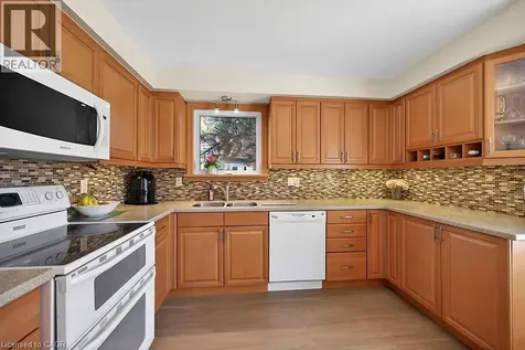 621 Tomahawk Crescent Ancaster ON L9G 3T4