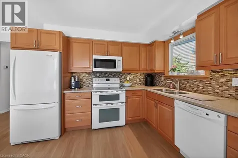 621 Tomahawk Crescent Ancaster ON L9G 3T4