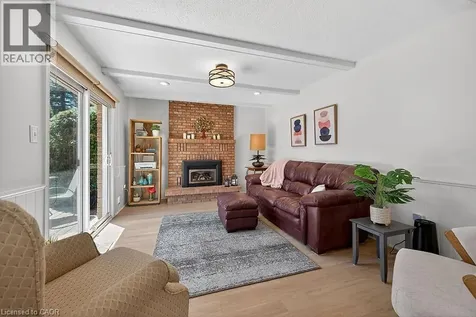 621 Tomahawk Crescent Ancaster ON L9G 3T4