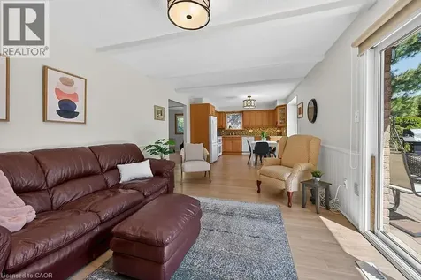 621 Tomahawk Crescent Ancaster ON L9G 3T4