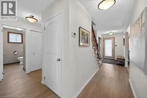 621 Tomahawk Crescent Ancaster ON L9G 3T4