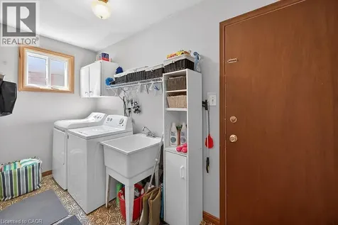 621 Tomahawk Crescent Ancaster ON L9G 3T4