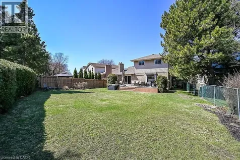 621 Tomahawk Crescent Ancaster ON L9G 3T4