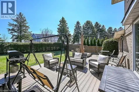 621 Tomahawk Crescent Ancaster ON L9G 3T4
