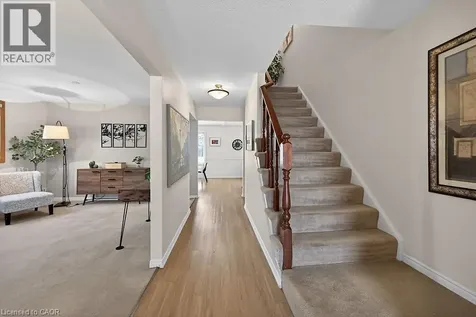 621 Tomahawk Crescent Ancaster ON L9G 3T4