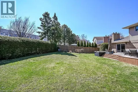 621 Tomahawk Crescent Ancaster ON L9G 3T4
