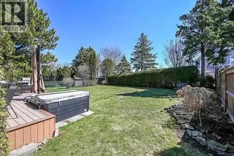 621 Tomahawk Crescent Ancaster ON L9G 3T4