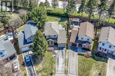 621 Tomahawk Crescent Ancaster ON L9G 3T4
