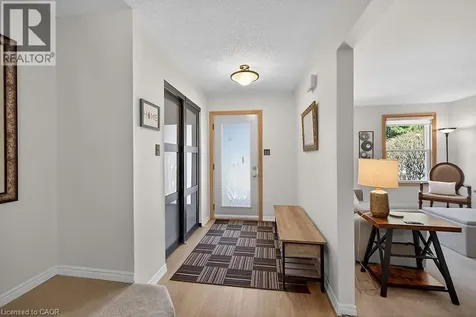 621 Tomahawk Crescent Ancaster ON L9G 3T4