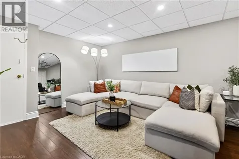 895 Maple Avenue Burlington ON L7S 2H7