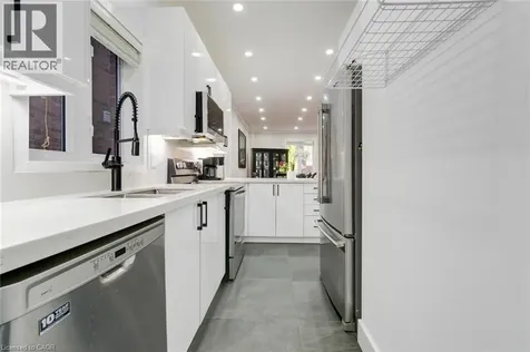 33 Panorama Way Stoney Creek ON L8E 6C6